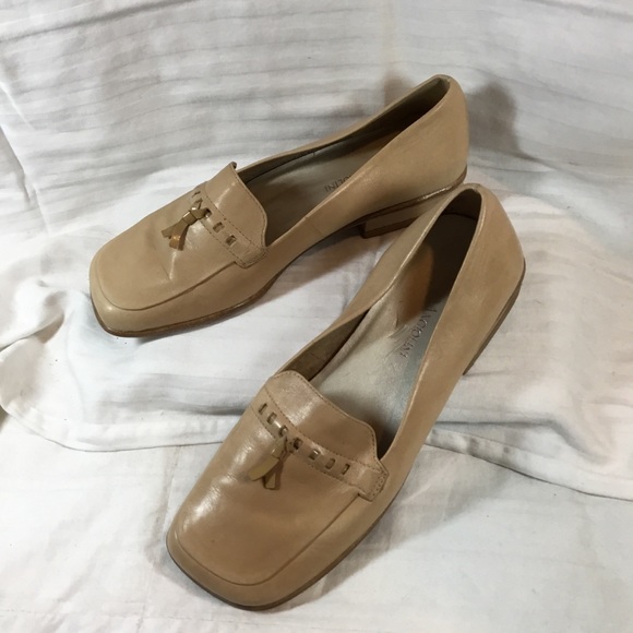 FINAL PRICE- Enzo Angiolini tan loafers, size 6M - Picture 2 of 3